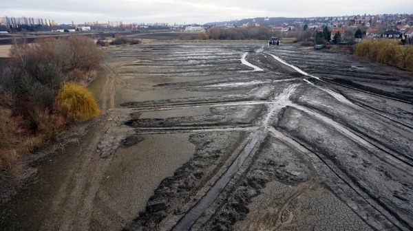 Obr.-7-VN-Jiviny-probihajici-odvodneni-sedimentu-7.-2.-2020